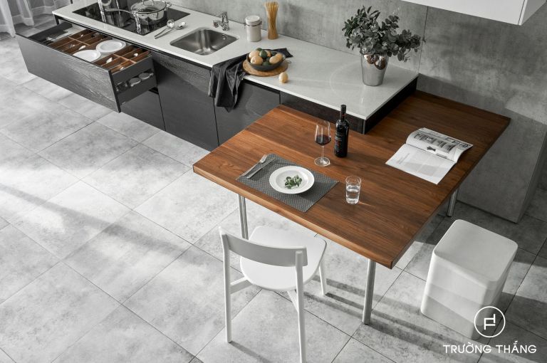 應該選擇帶桃條的木質廚柜還是單獨的木質廚柜？